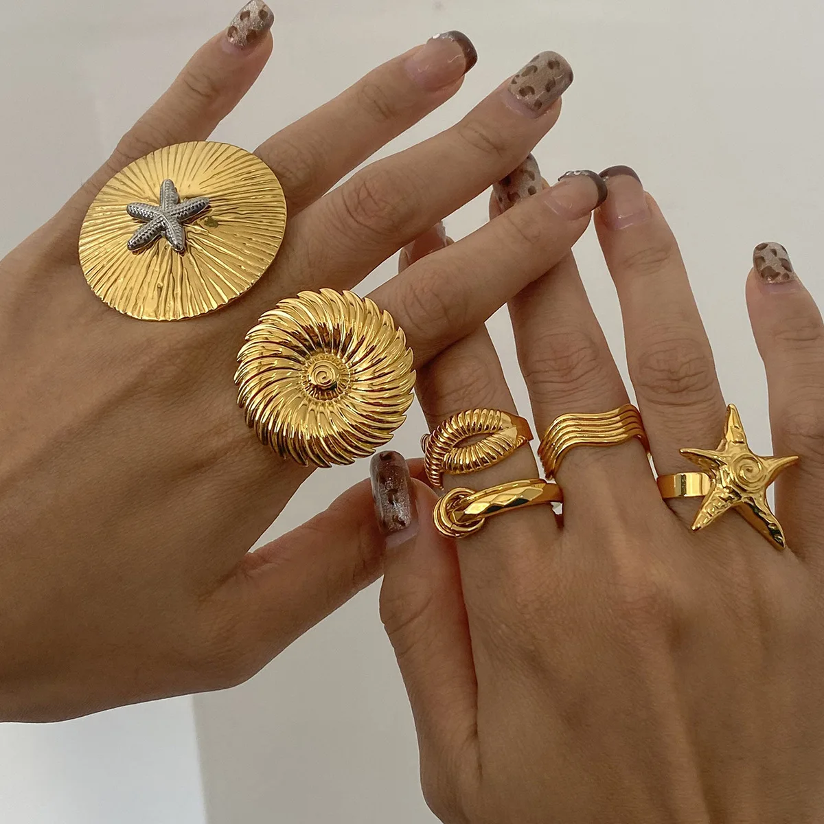 

Exaggerated 8K Gold Titanium Steel Ring Oceanic Spiral Band Ring Faionable Jewelry Ring Band Ring