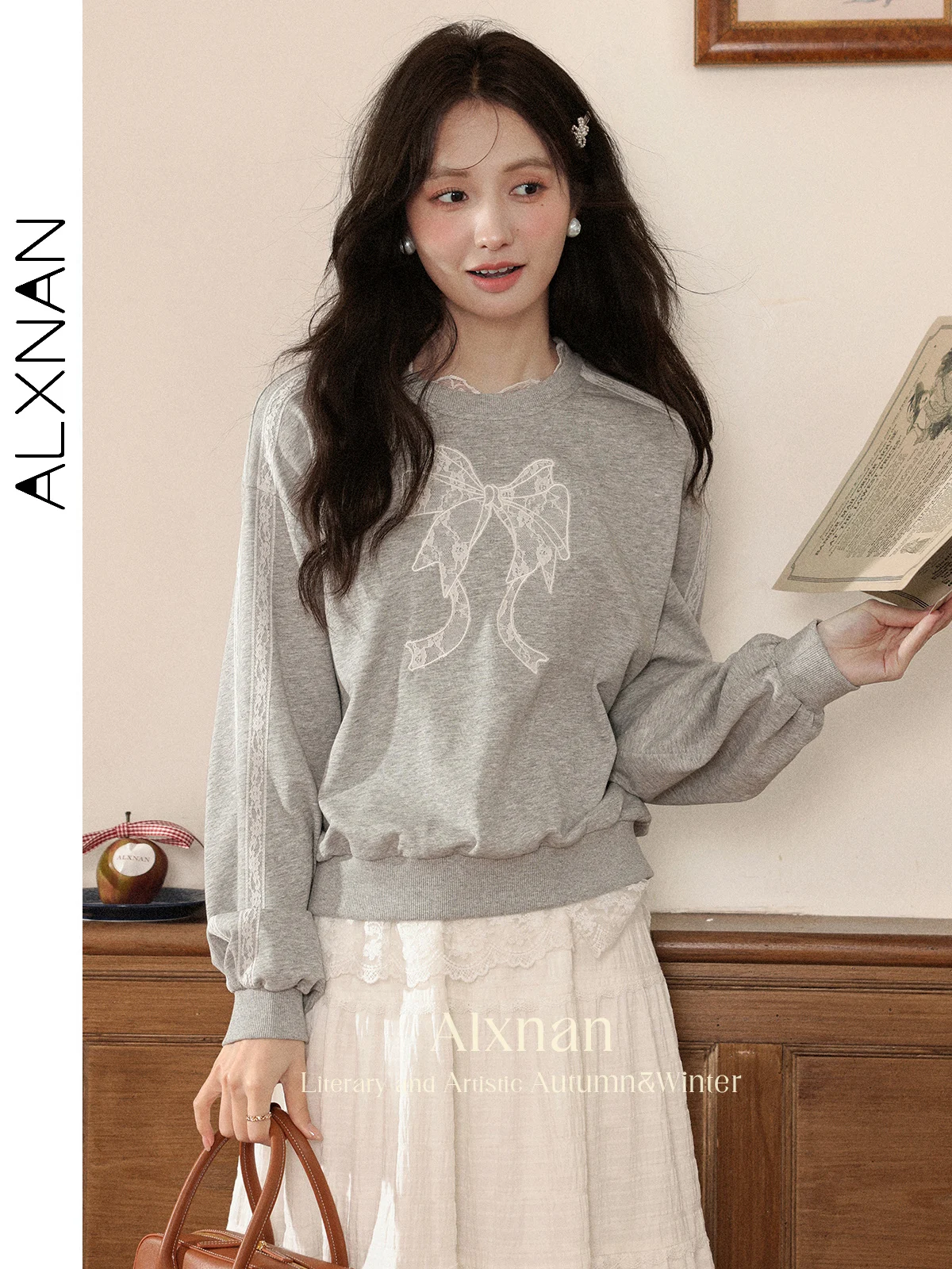 

ALXNAN Women's Sweatshirts Lace Stitching Bow Gray Round Neck Short Pullover Fall Loose-fit Casual Long Sleeve Top Female L56797