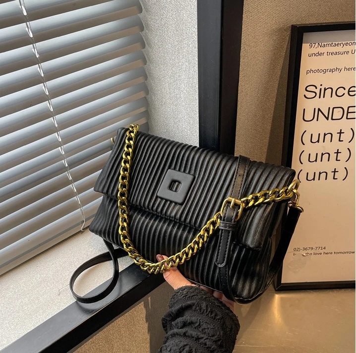 

Winter Fashion Niche Design Pleated Chain Bag New 2026 High Value Exquisite Versatile Texture Oblique Span Shoulder Women's Bag