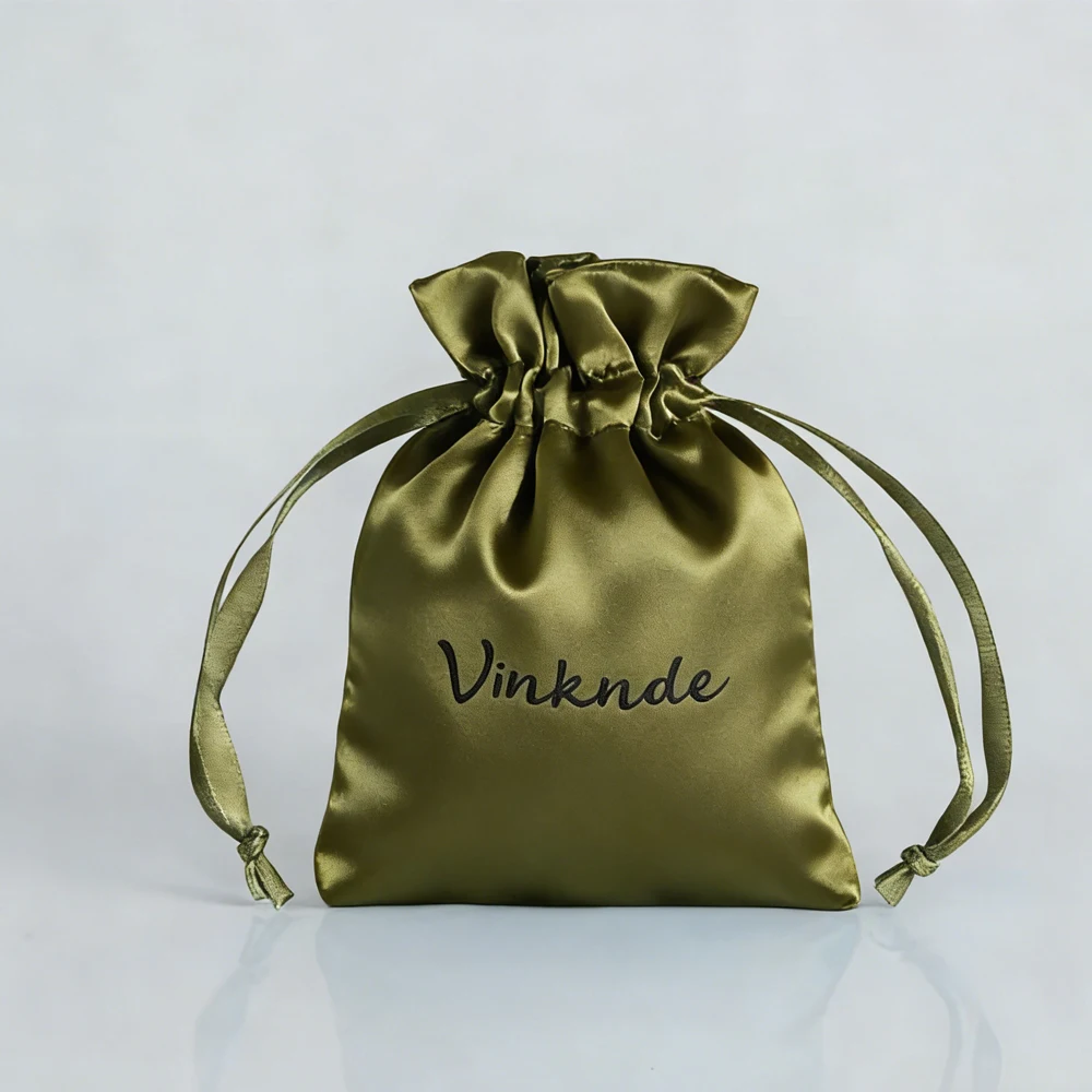 100 Stuks Zijde Satijn Geschenkzakje Custom Logo 8x10cm Trekkoord Zakjes Sieraden Verpakking Zakjes Bruiloft Goodie Gunsten Cake Zakjes