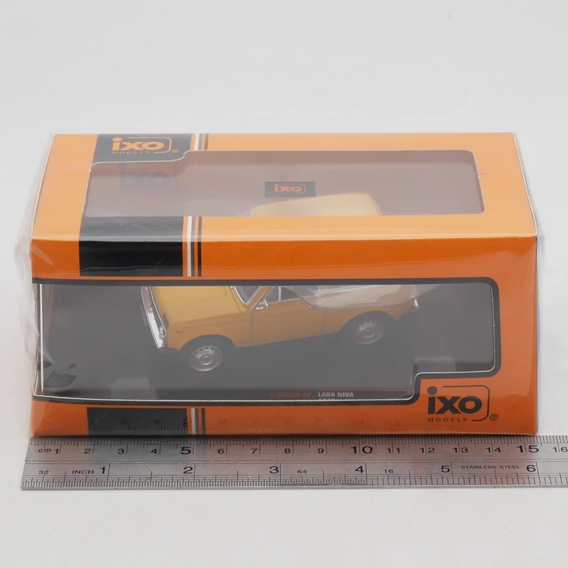 

Diecast Ixo 1:43 Scale Lada Niva 1978 Soviet Union Alloy Car Model Collectible Toy Gift Souvenir Display Ornament