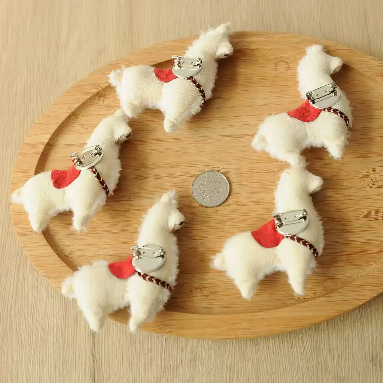 White Fuzzy Alpaca Pin Fabric Plush Cartoon Brooch Forest Fresh Style Versatile Casual for Hat Scarf Bag