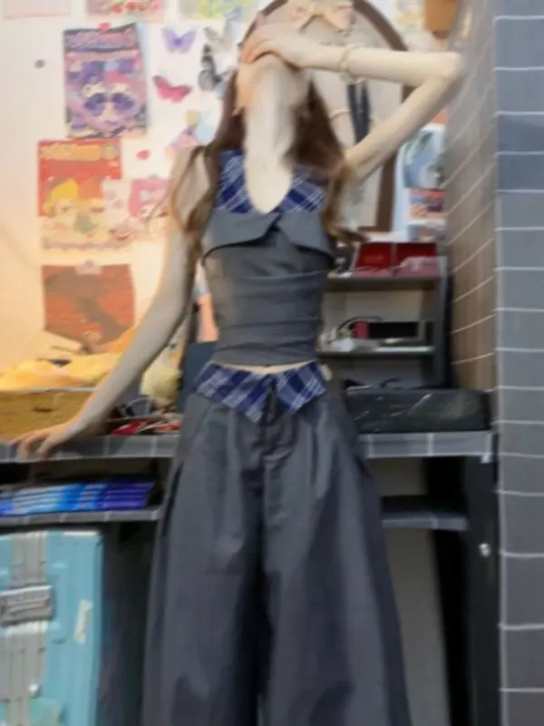 

Корейский стиль: модный комплект из двух предметов – топ с V-образным вырезом на шее и широкие брюки. Новинка осени, удобный хлопковый жилет.