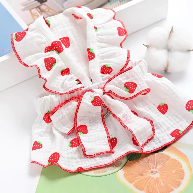 Pet Dog Strawberry Dress 2024 Dog Clothes Cute Bow Skirt Summer Puppy Costume Chihuahua French Bulldog Clothing Cat Dog Swimsuit