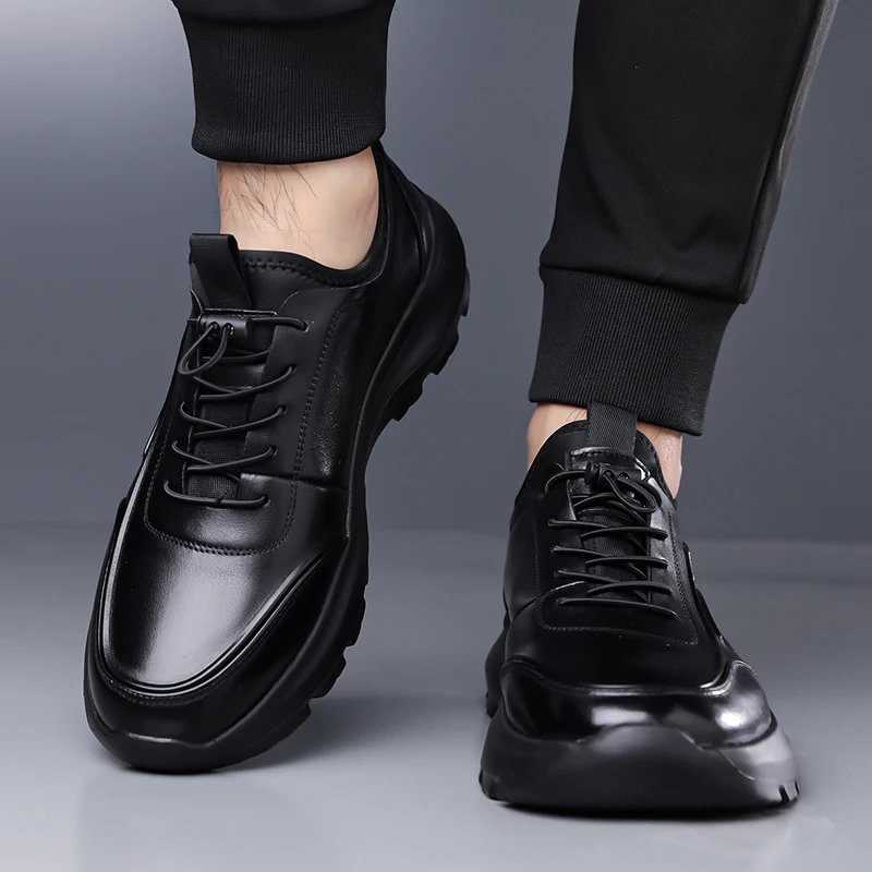 

Мужская повседневная обувь. Удобная высококачественная классическая обувь для прогулок и повседневных путешествий. Черно-белая популярная молодежная модная обувь.