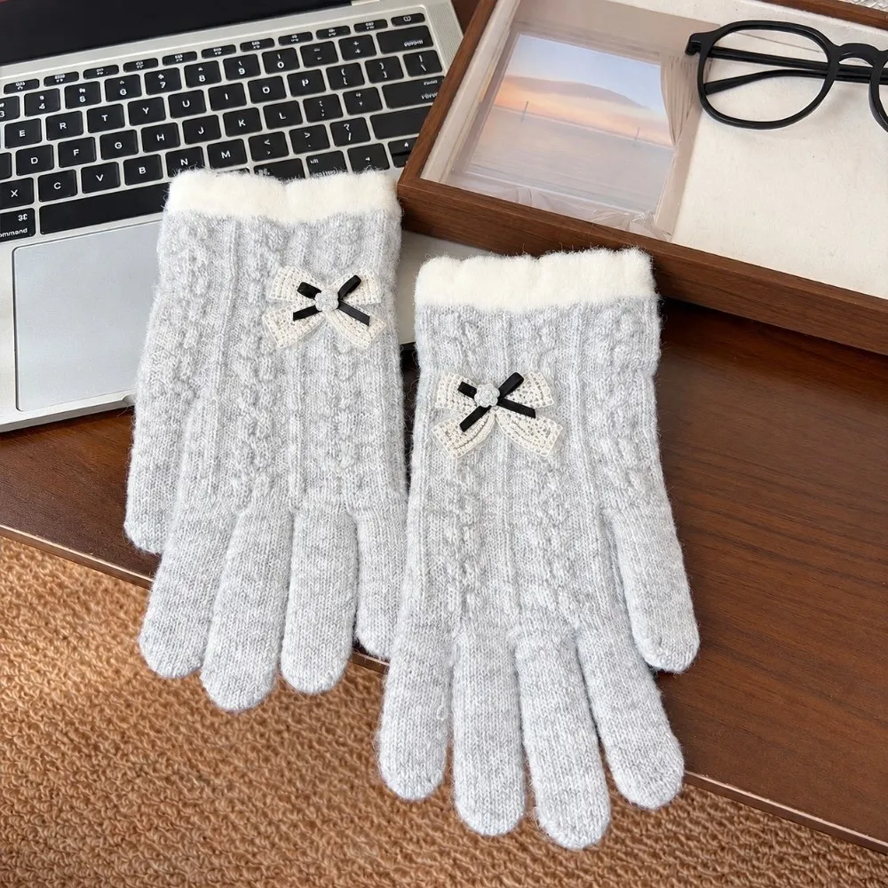 Fleece Lined Full Finger Cable Knitted Gloves Faux Alpaca Bow Decoration Thick Winter Gloves Warm Cold Proof Gloves Cold Weather