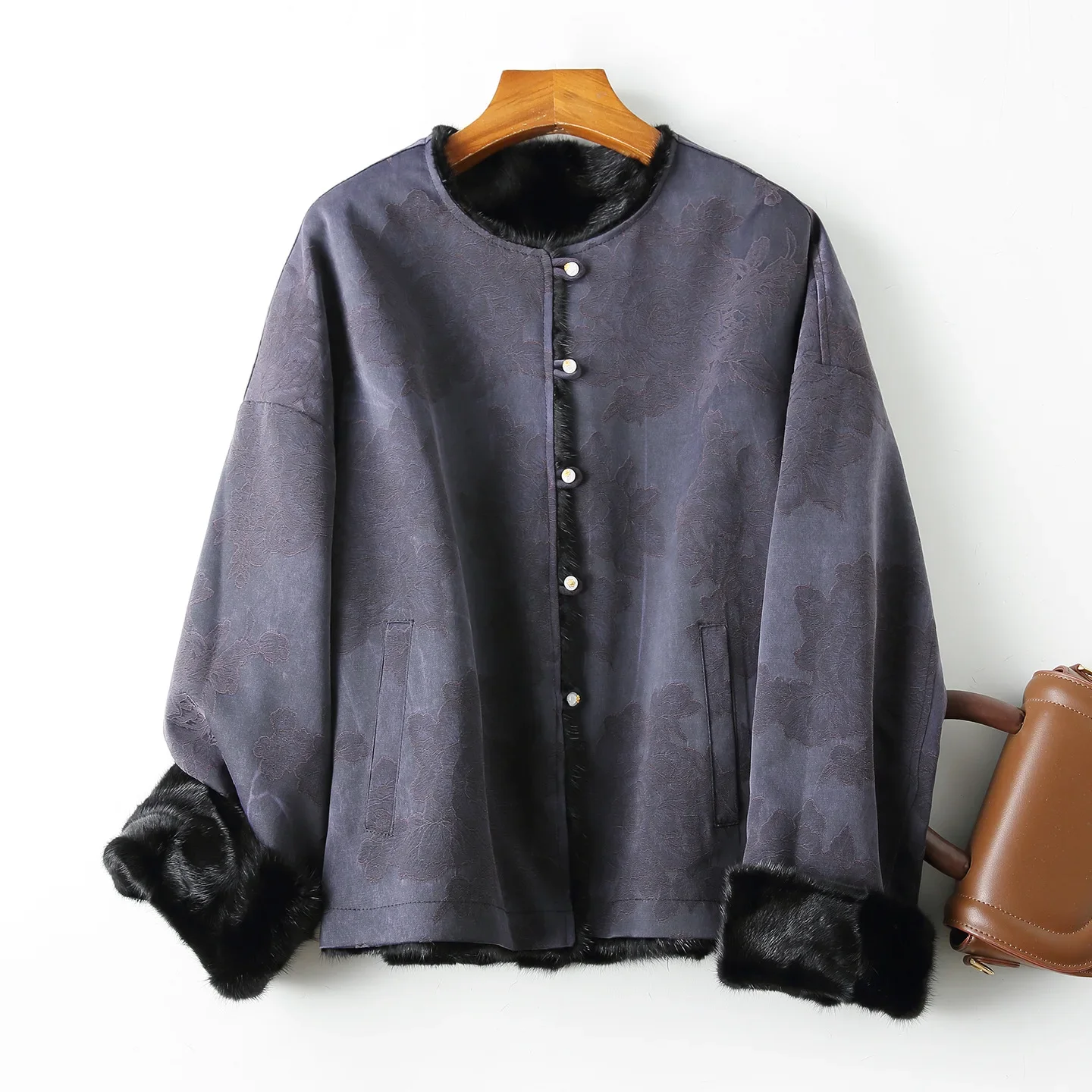 

Новинка зимы 2025 года, двусторонняя шуба из норки, женская высококачественная стильная куртка из норки, кожаная куртка для молодых моделей