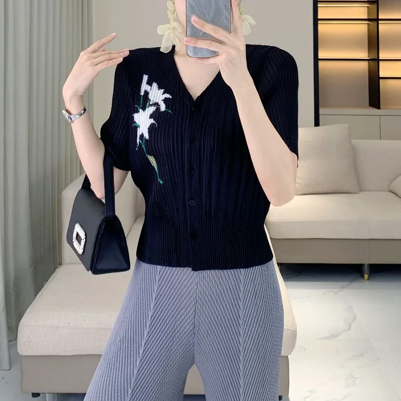 미야케 플리츠 셔츠 플로럴 프린트 가디건 블라우스 여성 2025 여름 모델 우아하고 다재다능한 V넥 반팔 캐주얼 티셔츠