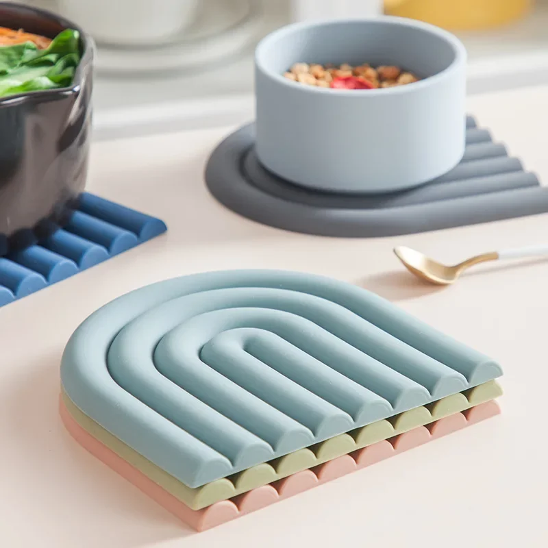 Rainbow Silicone Table Mat Coaster Hot Dishes Potholder Placemat Multifunctional Pot Holders For Kitchen Heat Resistant Pan Pads