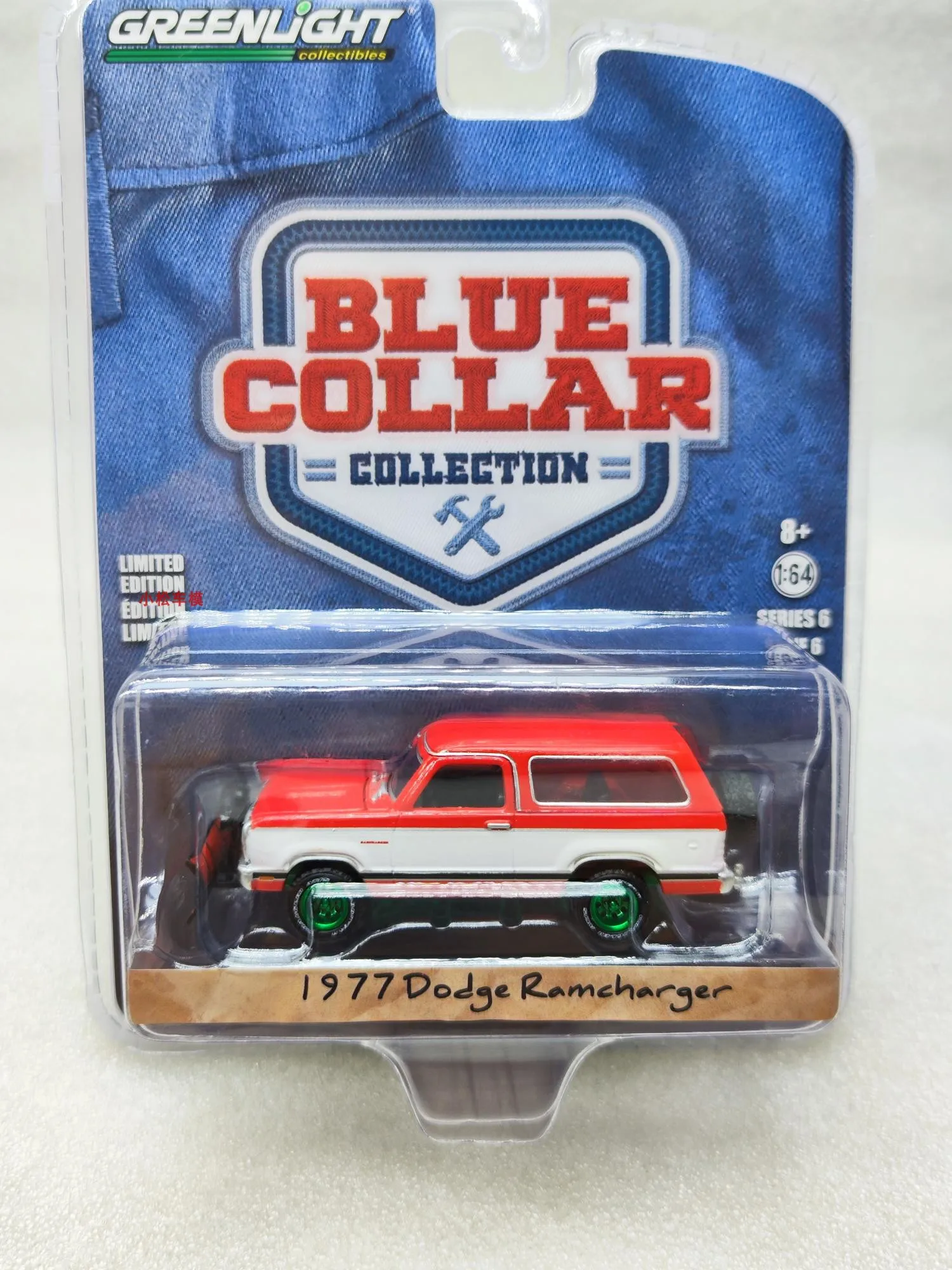 

Коллекционная модель из сплава Dodge Ramcharger & Snow Plow серии 6–72077, коллекционный подарок