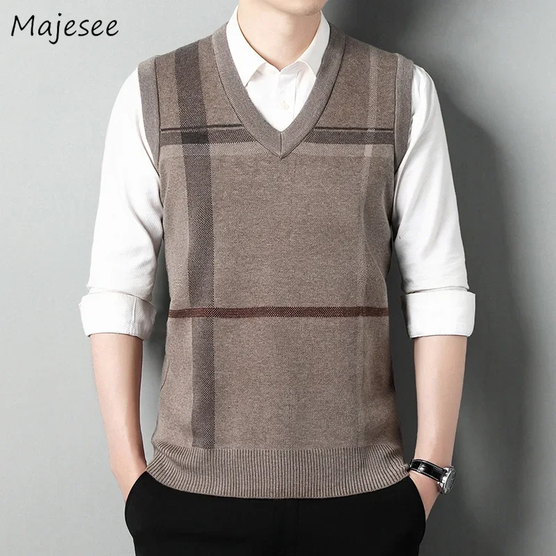 Knitted Sweater Vests Men V-neck Fashion Sleeveless Basic All-match Outwear Striped Hombre Streetwear Casual Warm High Street