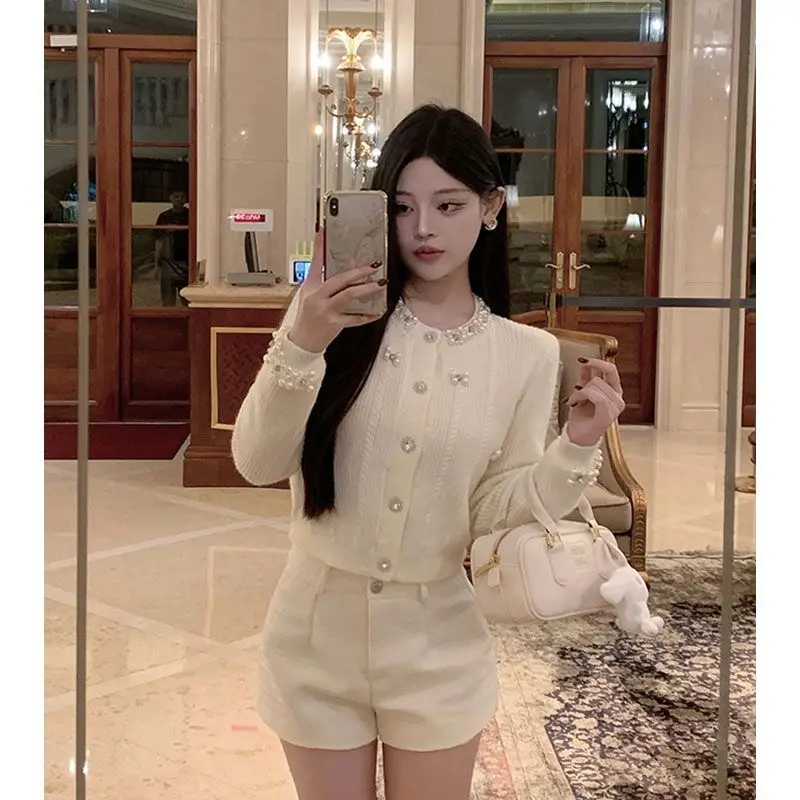 

Kimotimo, нежный вязаный кардиган с бисером, женский осенний однобортный облегающий свитер с круглым вырезом и длинными рукавами, модный укороченный топ