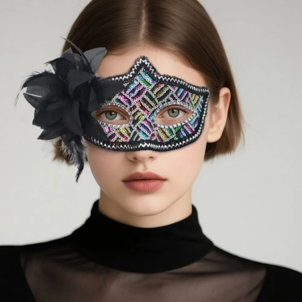 Máscara de fiesta de Halloween con lentejuelas de Anime, máscara de flores de plumas de plástico, accesorio de Cosplay, disfraz de fiesta, máscara de mascarada para niña