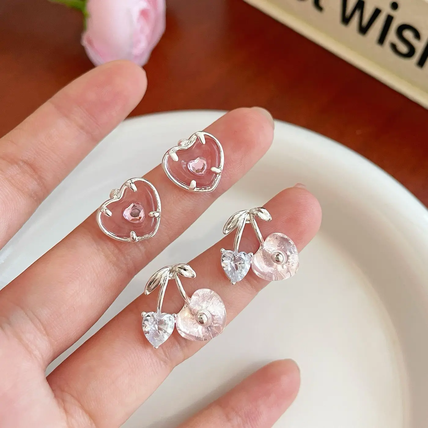 2024 October New Arrival 1 Pair Cute Korean Hypoallergenic Cherry Pink Love Sweet Fashion Style Earring For Women