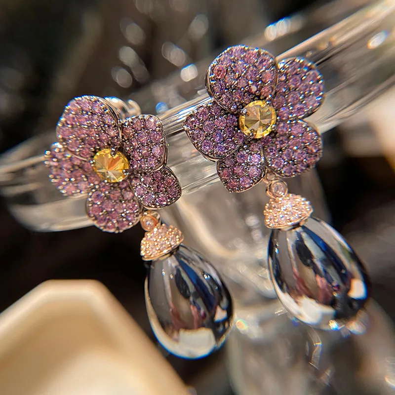 

Stylish and Elegant Zircon Pearl Long Flower Luxury Earrings