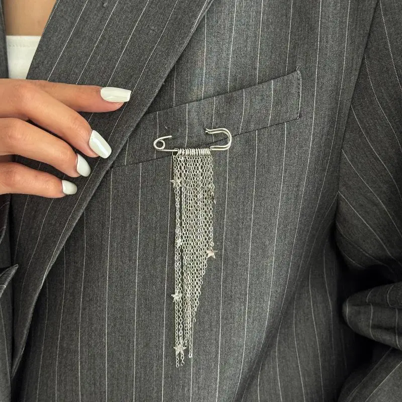 Waist Buckle Button Clasps Trouser Leg Decorative Brooch Fashion Autumn Winter Coat Brooch Women Tassel Pins Jewelry