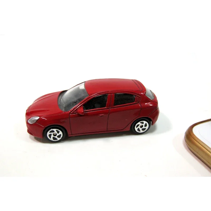 1/64 Scale Die-cast French Alfa Romeo Coupe Alloy Static Car Model