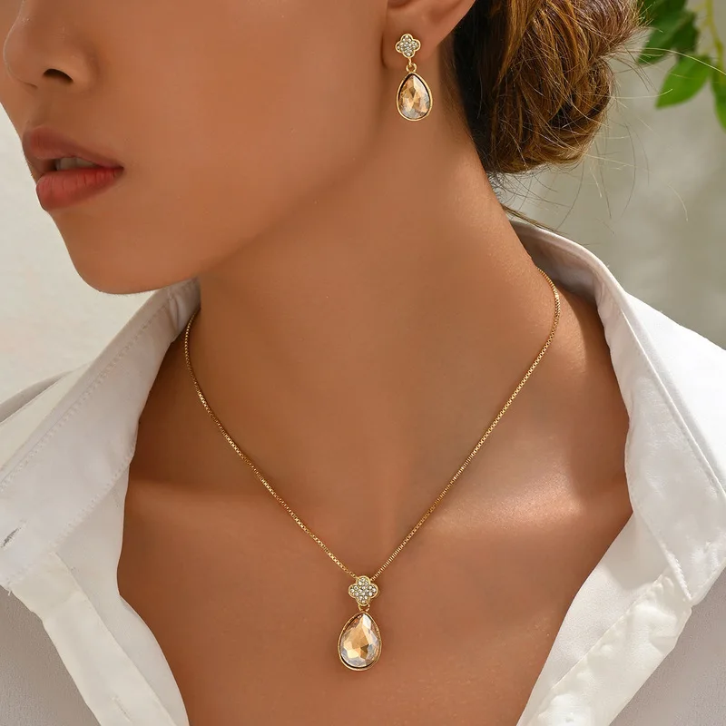 Geometric Korean Style Women Jewelry Set Small Niche Waterdrop Rhinestone Studded Earrings High End Necklace for Elegant Party W