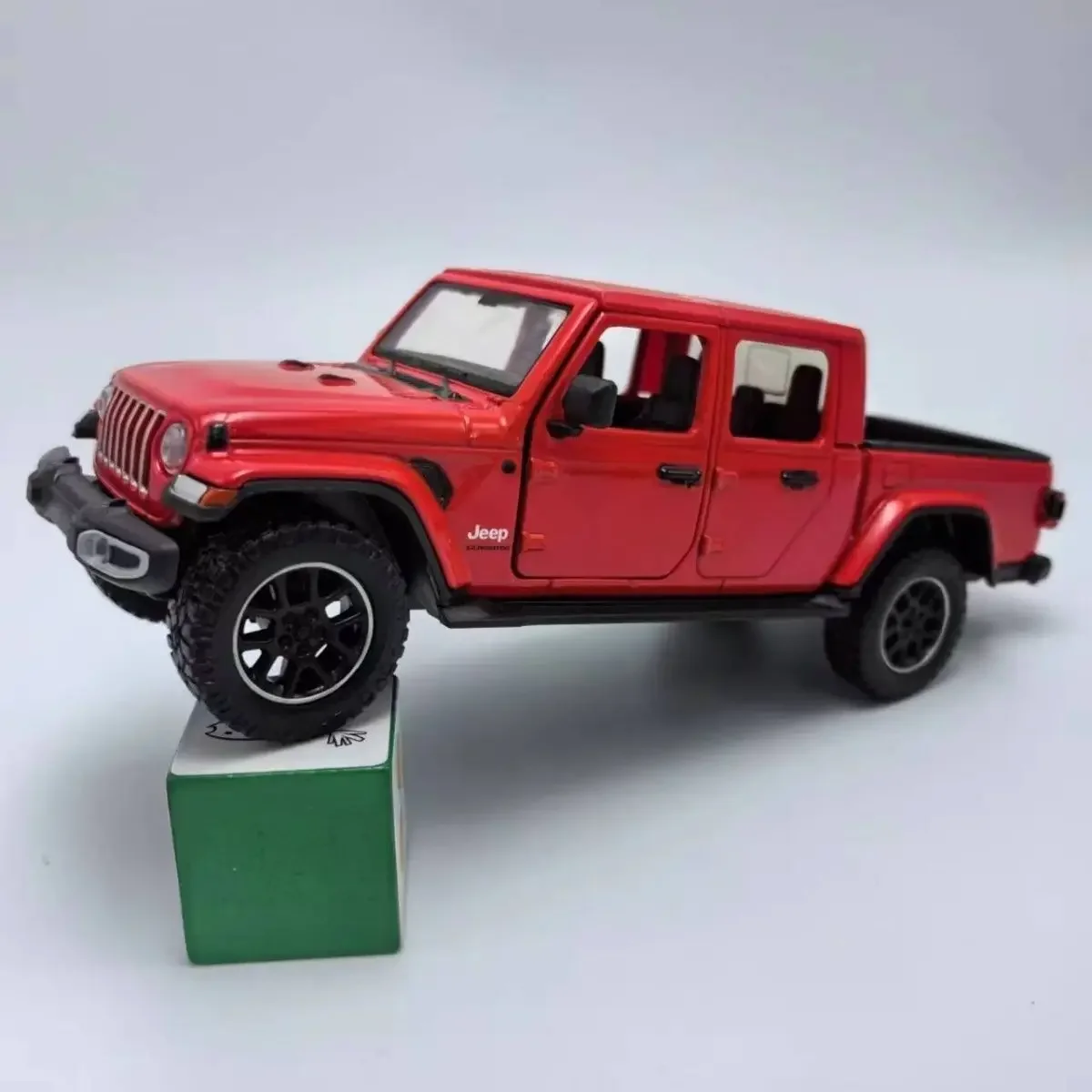 1:27 Gladiator Overlang Hard Top 2021 Alloy Car Diecasts & Toy Vehicles Car Model Miniature Scale Model Car Toys