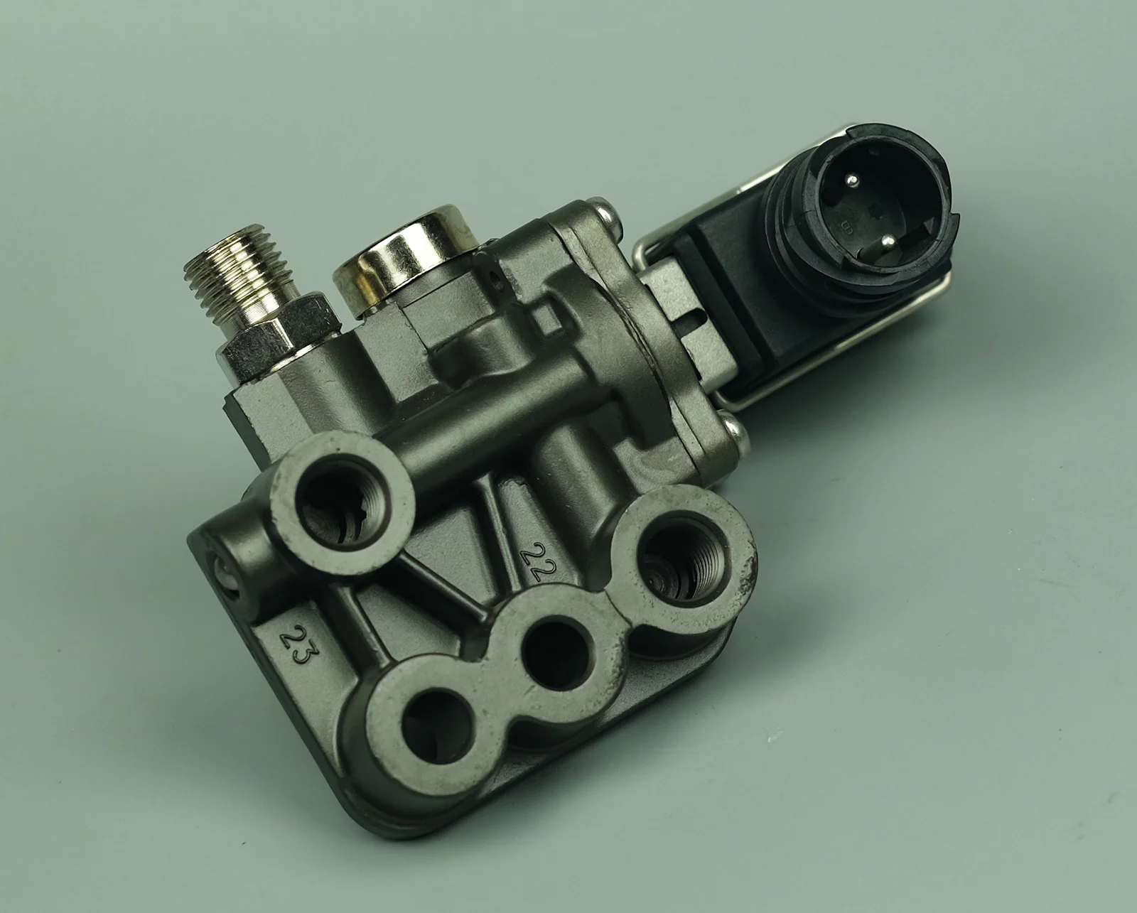 

OE A5410560304 A5410500370 New Solenoid Valve FOR Ben z Truck