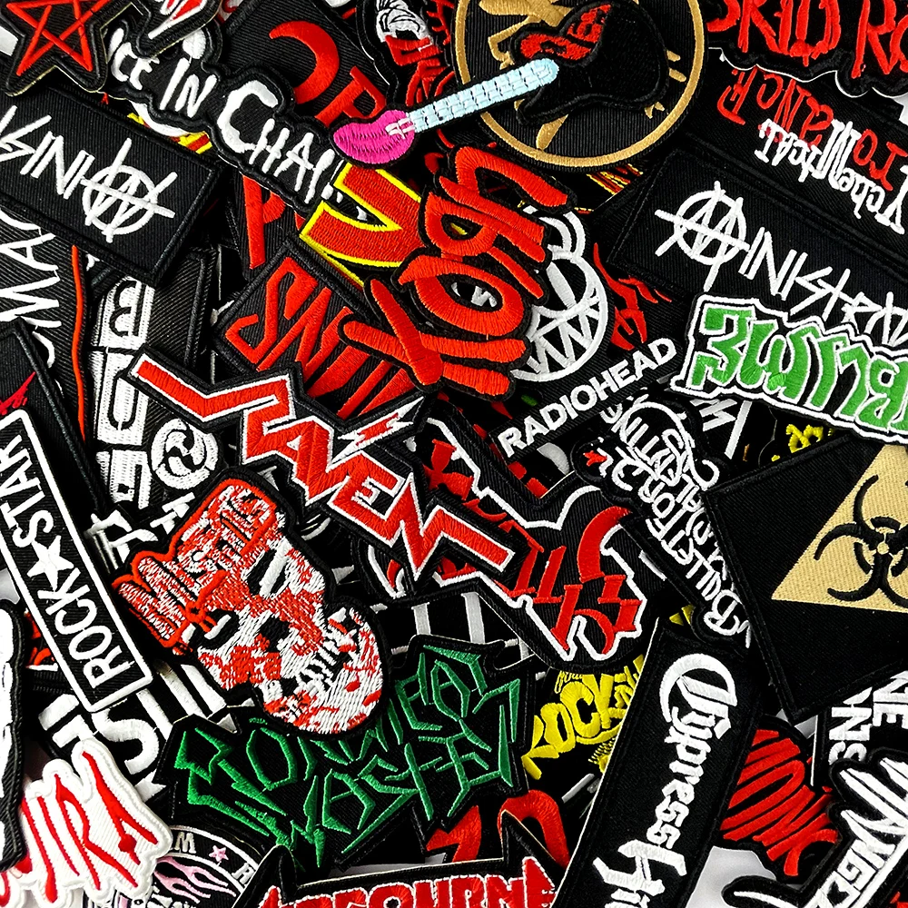 100 Peças/Lote de Patches de Banda com Mistura Aleatória, Apliques Bordados, Acessórios e Suprimentos de Vestuário, Decoração, Patch de Tecido Estilo Punk Rock
