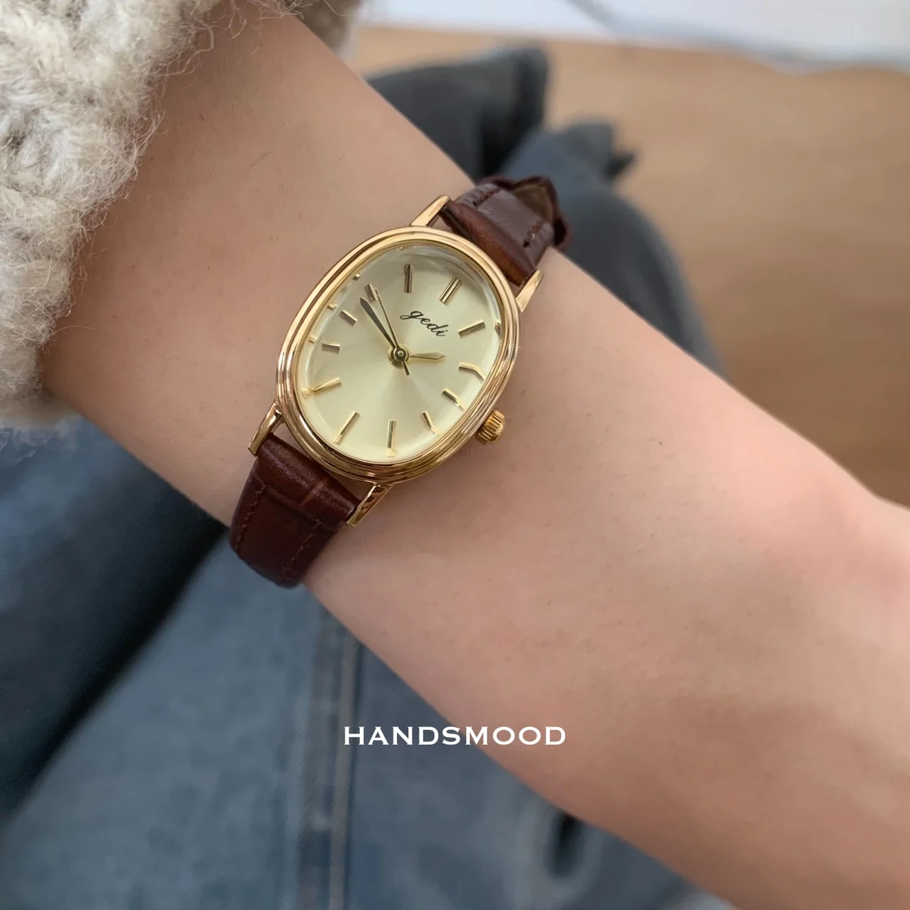 Korean retro casual fashion all-match oval leather belt temperament quartz watch for women ladies high-end watch gift for women
