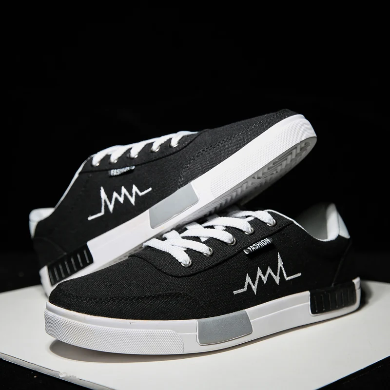 

Mens Board Shoes 2025 Summer New Breathe Low Top Flat Shoes Trendy Comfortable Daily Leisure Sports Walking Shoes for Man