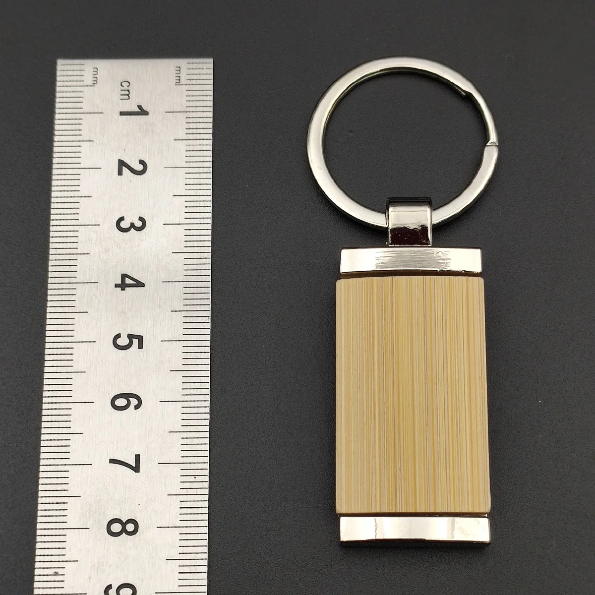 Personalisierter Holz-Herzform-Flaschenöffner als Schlüsselanhänger, Kreativer Persönlicher Auto-Moto-Schlüsselring, Zubehör, Großhandelsgeschenk – Detail 2