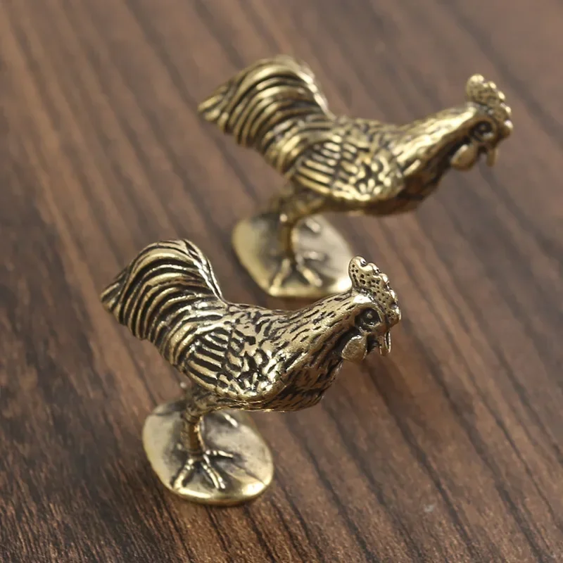 

1Pcs Retro Brass Rooster Figurines Creative Antique Twelve Zodiac Chicken Ornaments Portable Crafts Collection Tea Pet