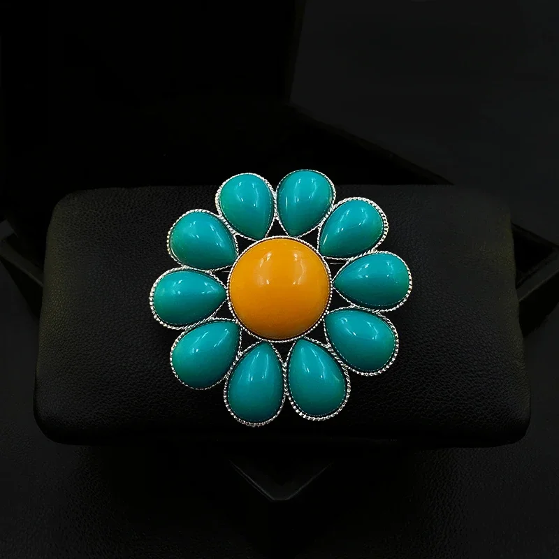 

Dream Light Blue Sunflower Brooch Exquisite High-End Women Versatile Premium Sense Pin Clothes Accessories Flower Jewelry 1968