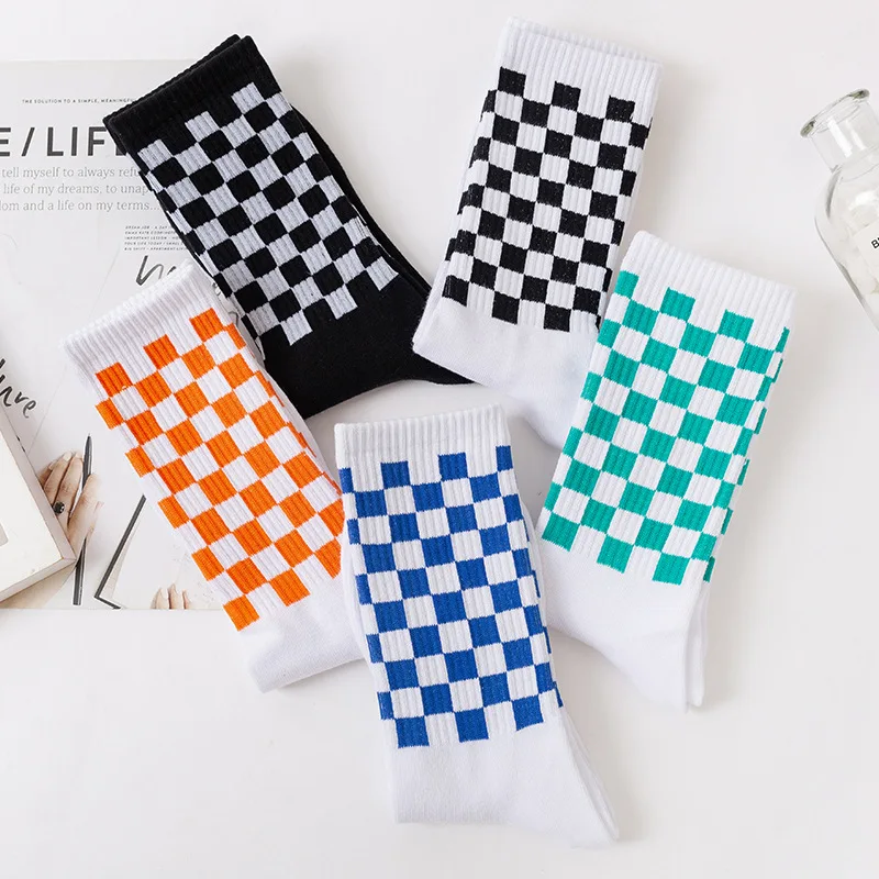 

Harajuku Street Fashion Trendly Women Socks Black and White Squares Pattern Socks Men Novelty Skateboard Funny Cotton Socks