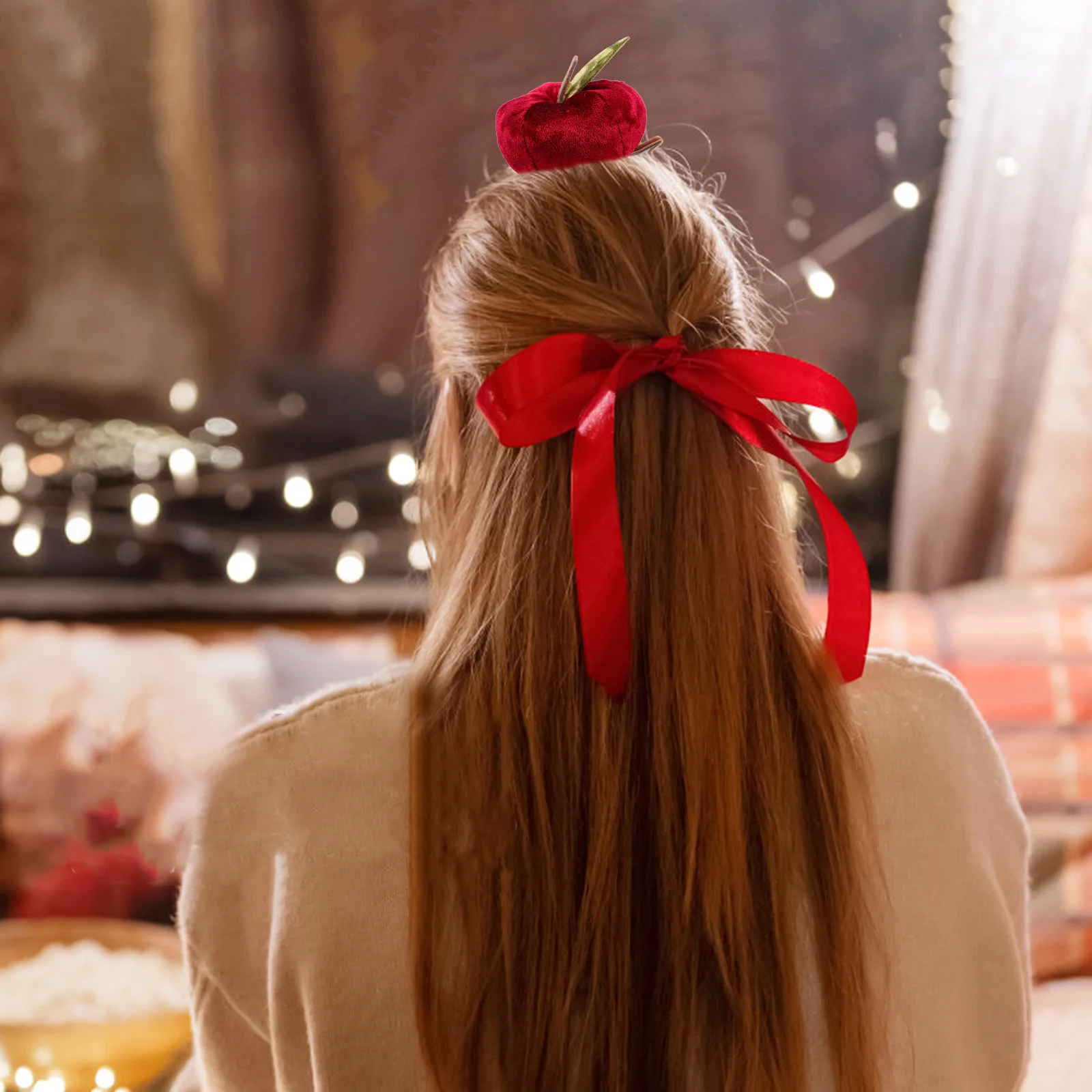 

Cute Apple Hair Clip for Girls Fun Fruit Themed Hairpin Secure Grip Design for Parties Cosplay Events Daily Wear Style