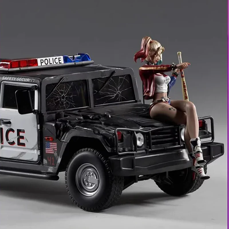 

New Original Genuine Suicide Squad Harley Quinn Figurine, Battle-damaged Police Car Model Figurine, Justice League Figurine Toy
