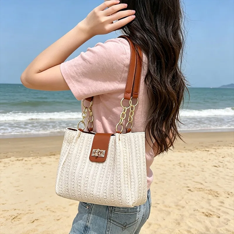 

Stylish Straw & Leather Tote Bag with Gold Chain Grass Woven Women's Handbag Shoulder Bags for Beach Days Casual Summer Outfits