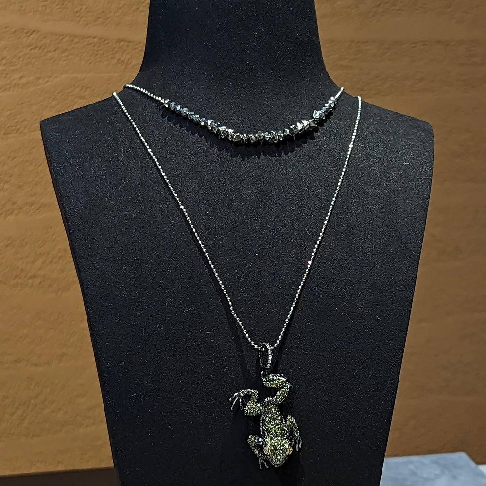 Amorita boutique trendy Green bullfrog necklace