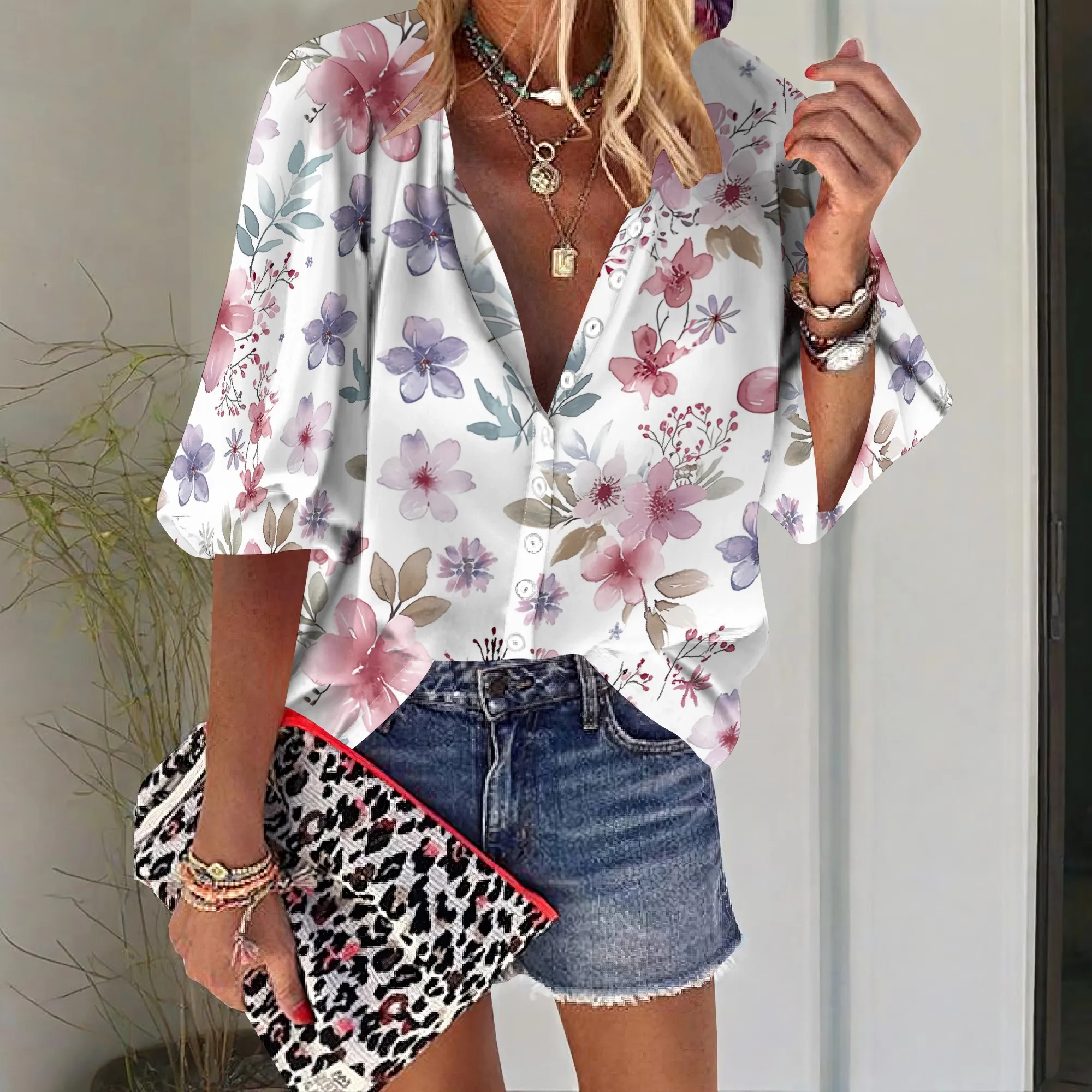 Рисунок 2 - Женские рубашки на пуговицах с