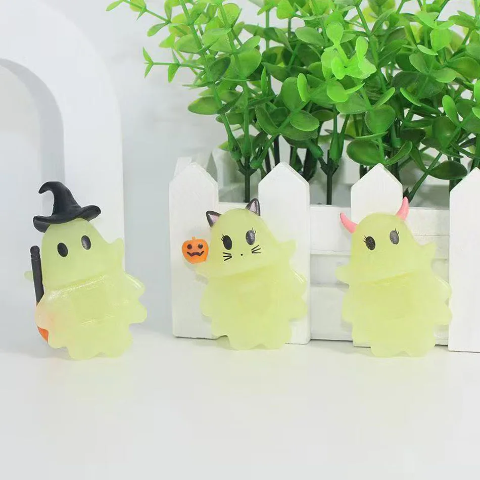 Ghostees Mystery Phone Buddy لطيف للهالوين تصميم صغير على شكل تمثال مكتب ممتع لجميع الهواتف الأصدقاء الزخرفية