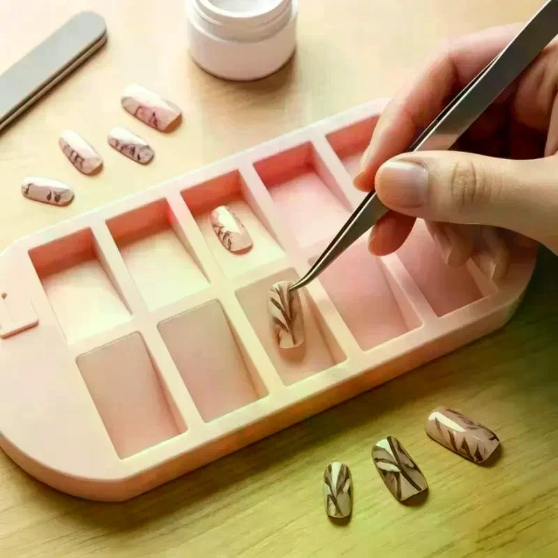 1Pcs False Nail Display Organizer 10-Grids Nail Tip Storage Tray With L/R Mark Reusable Nail Art Storage Plate For Salon & Home