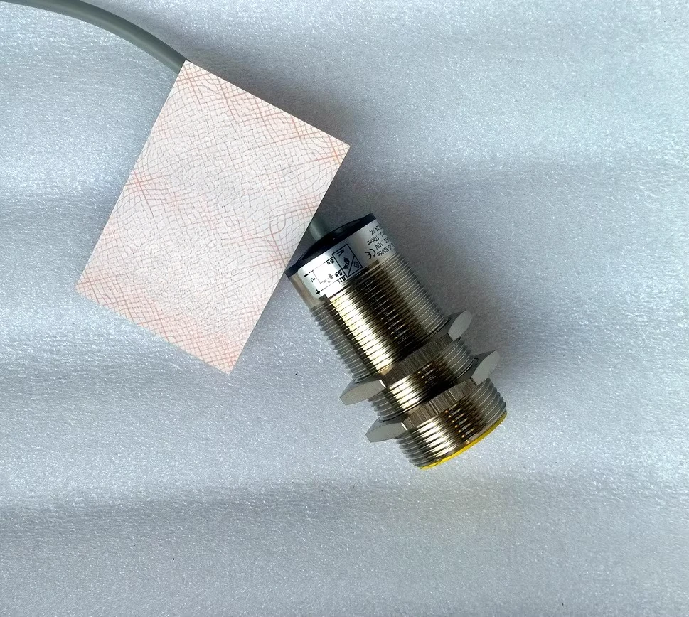 

BAB-M3010-CV2P2 Бесконтактный переключатель Аналоговый датчик линейного перемещения