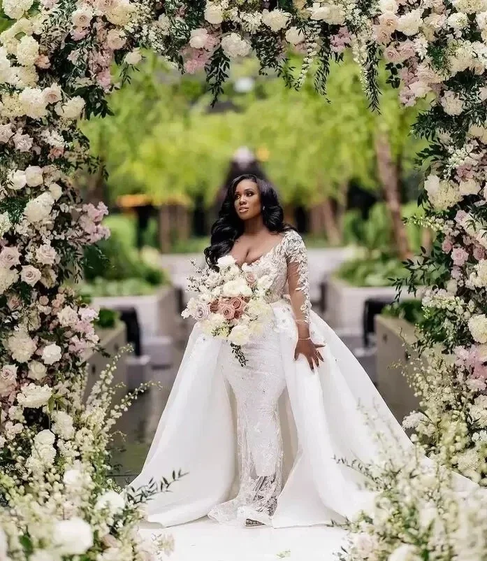 Customized Plus Size Illusion Mermaid Wedding Dress With Detachable Train V Neck Applique Crystal Full Sleeve Saudi Arabic Brida