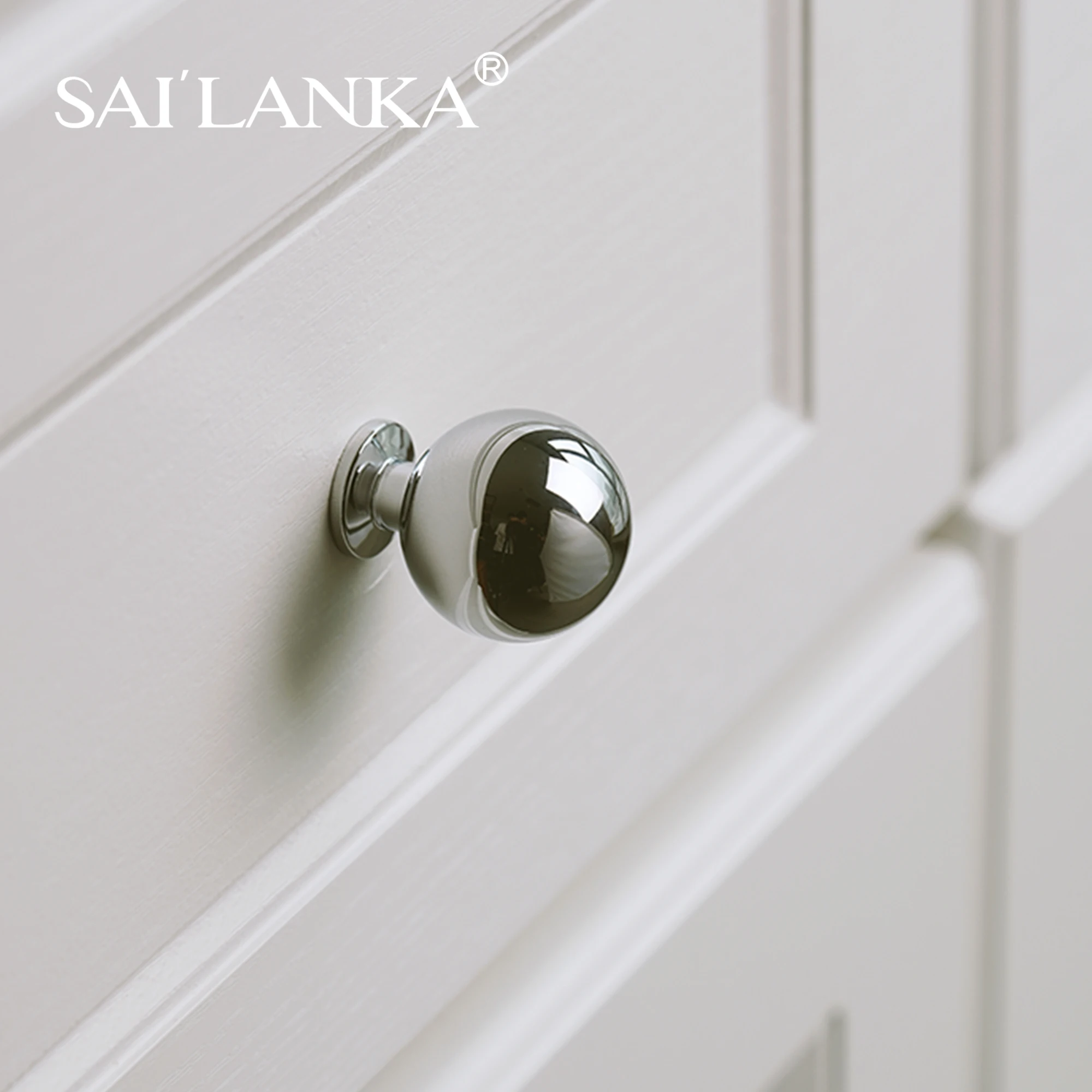 SAILANKA Brass Pulls and Knobs Round Furniture Handles for Home Office Wardrobe Kitchen Dresser Drawer Cupboard Cabinet