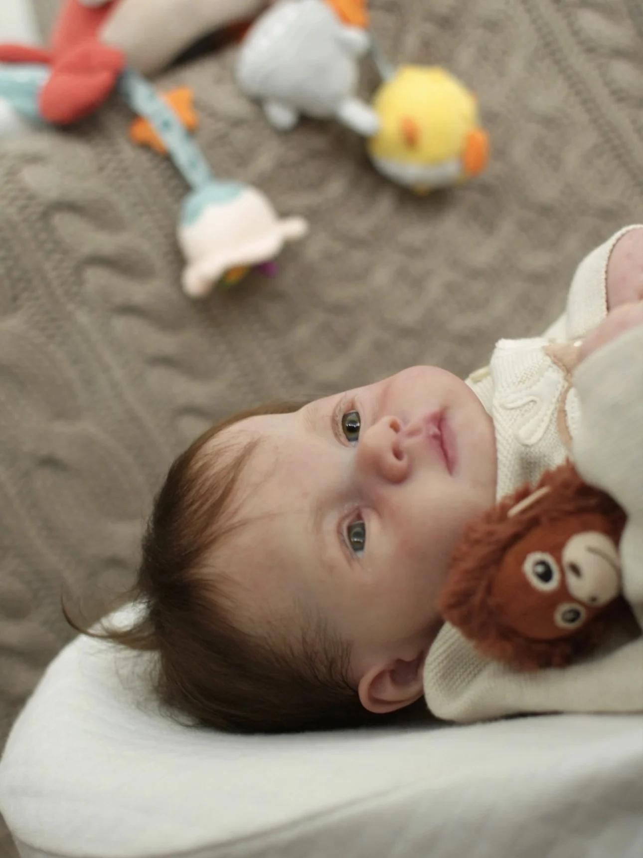 Cokela 20 بوصة/50 سنتيمتر دمية طفل حقيقي ريال لمسة ناعمة الطفل واقعية سيليكون تولد من جديد دمية طفل مع الشعر الاصطناعي المزروع يدويا