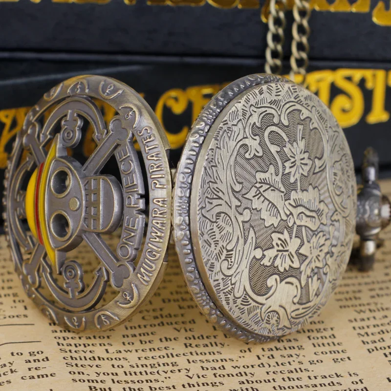 ساعة جيب كوارتز مجوفة على شكل فيلم Steampunk قلادة كلاسيكية للنساء والأطفال هدايا عيد الميلاد وعيد الميلاد