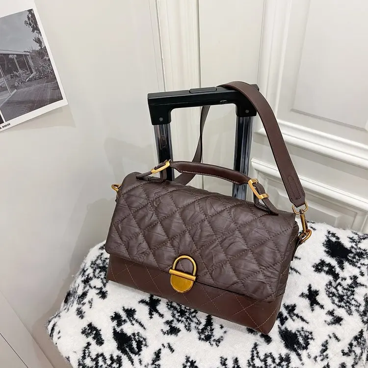 

Luxury Classic Minimalist Vintage Diaper Bag Women's Large Capacity Designer Tote Elegant Fashionable Stylish Commuter Shoulder