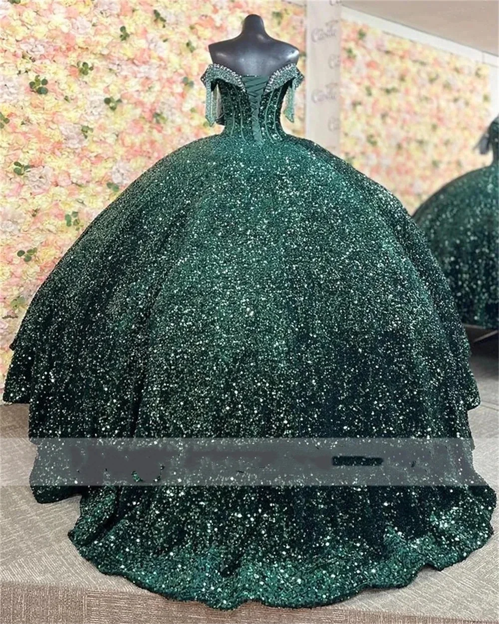 Customized Sparkly Emerald Green Ball Gowns Quinceanera Dresses Formal Off-Shoulder Appliques Sweet 15 Prom Party Dress