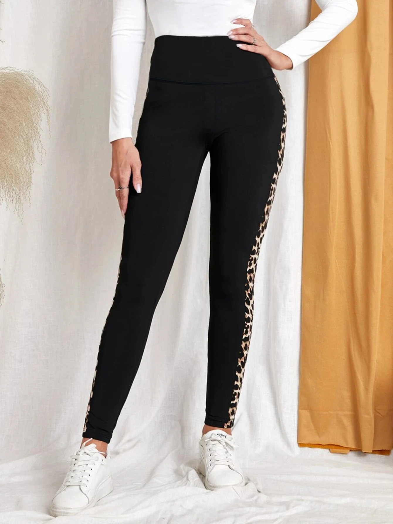 سراويل ضيقة نسائية بقصة ضيقة بطبعة الفهد مناسبة للرياضات الخارجية سراويل مرنة ملابس مريحة ومرنة للغاية