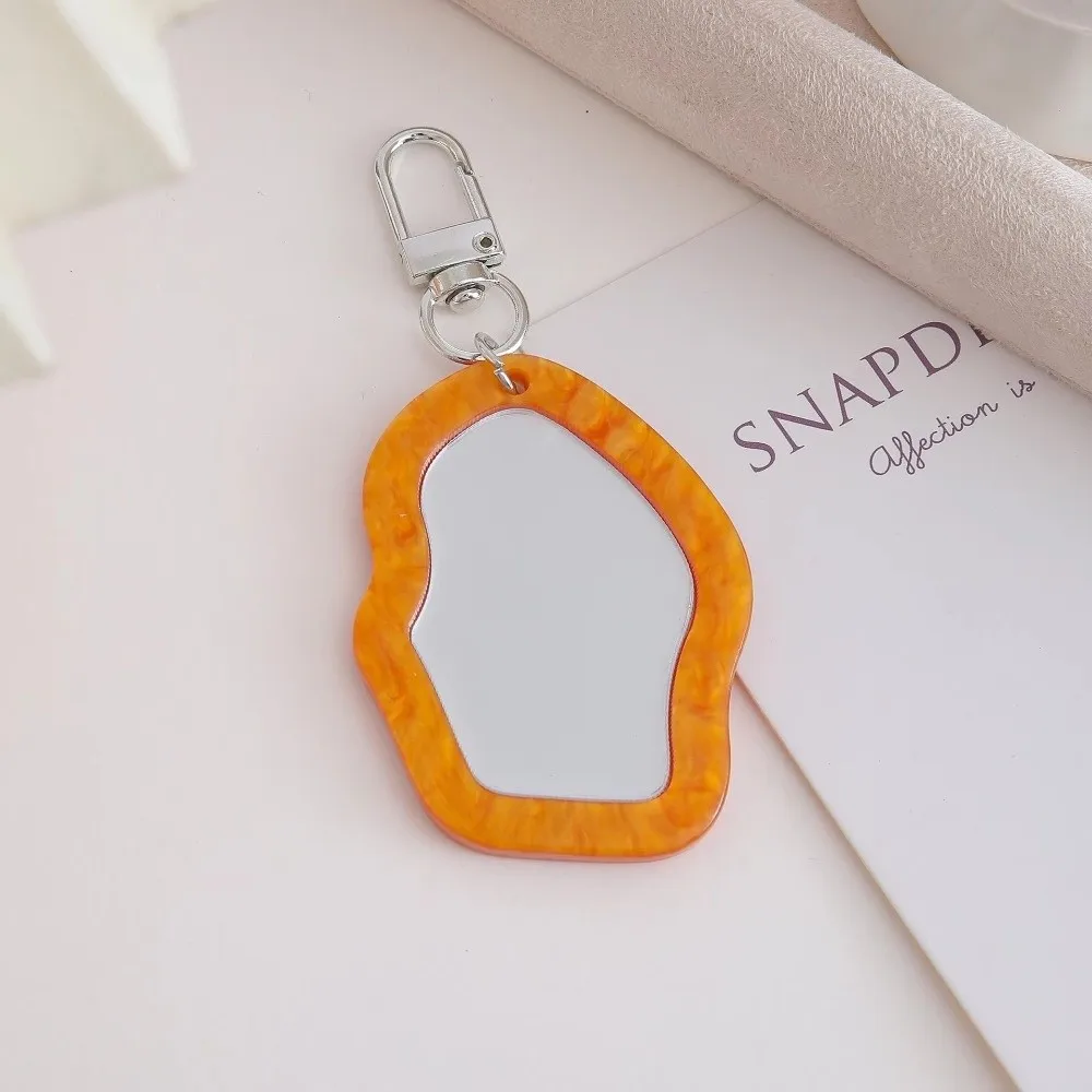 Irregular Design Makeup Mirror Keychain Resin Material Keychain Attachment Portable Touch-Up Mirror Pendant Style