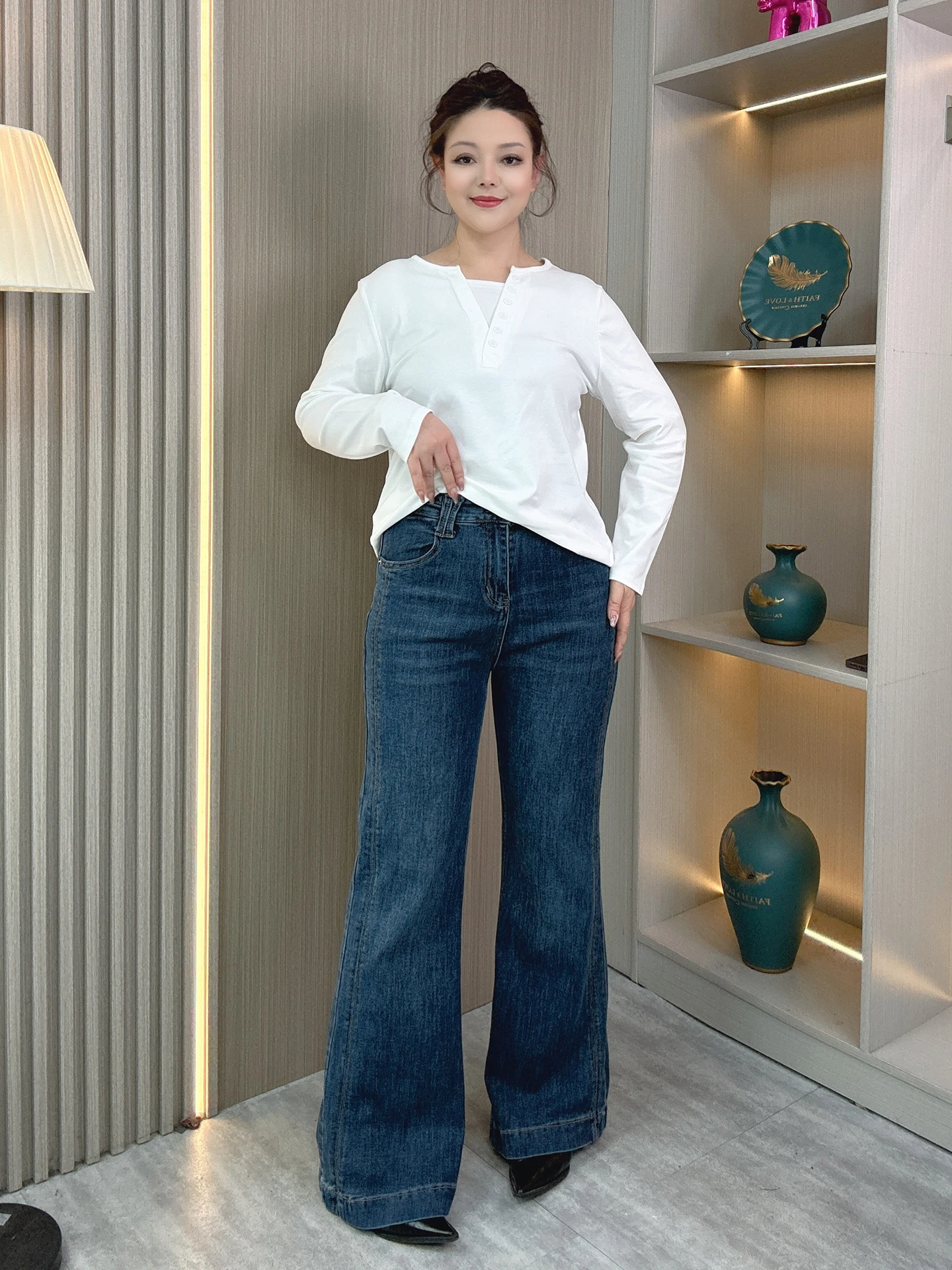 

Retro High Waist Bell Bot Jeans Women plus Size Floor Length Wide Leg Pants Slimming Effect Casual Cotton Blend Denim