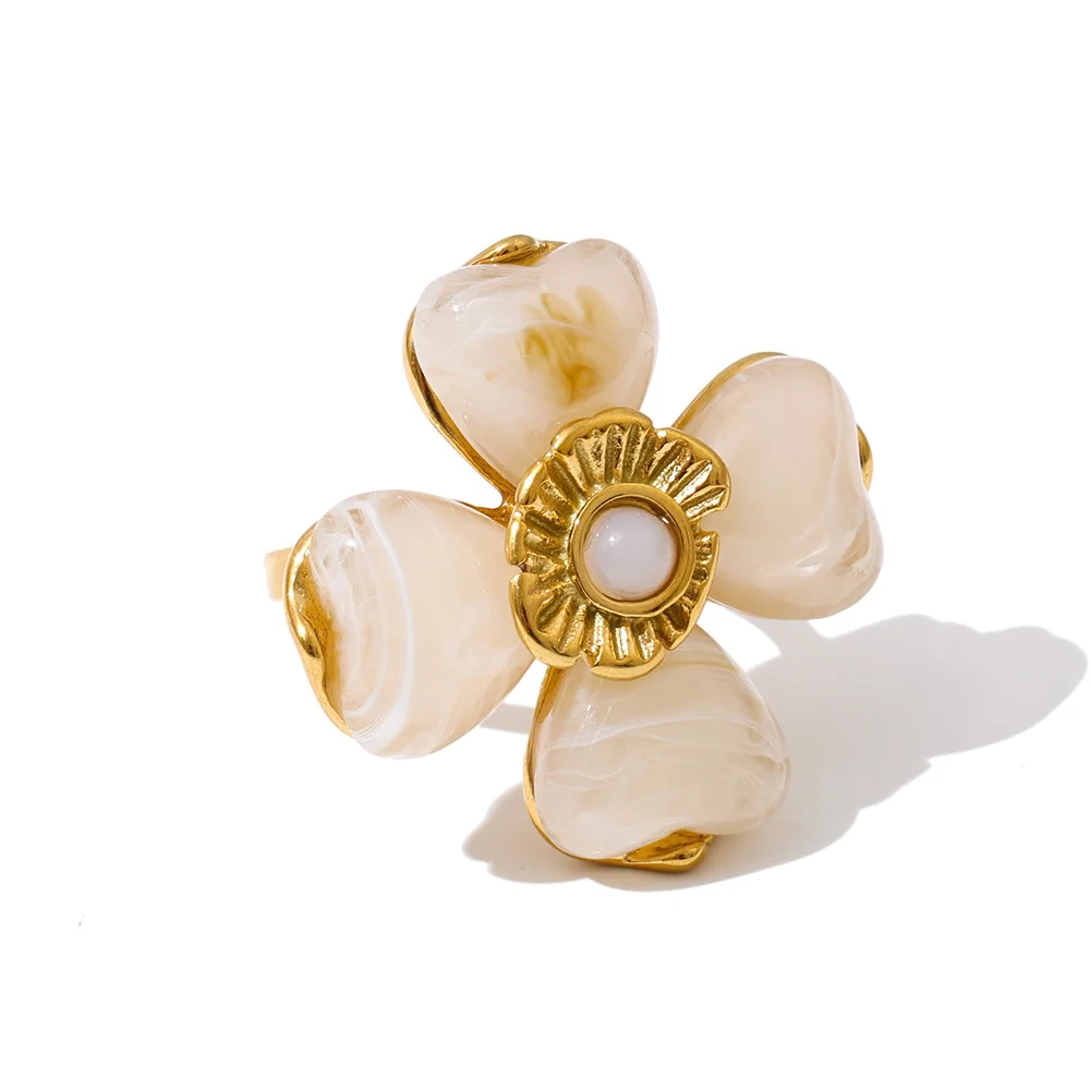 Women's Acrylic Flower Pendant Necklace & Ring Set