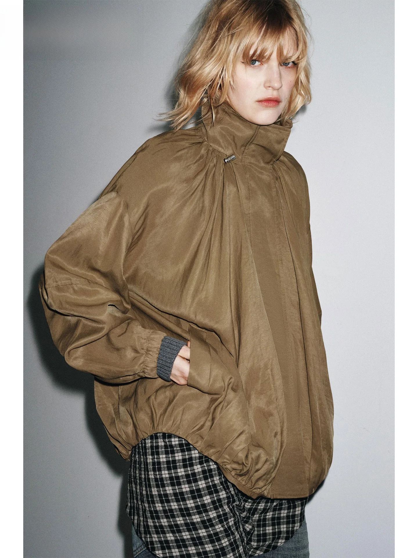 

ZAPRHA 2025, осенняя новинка американского кинотеатр, свободная дрейфующая пилотная куртка, женская верхняя одежда, повседневная длинная застежка-молния